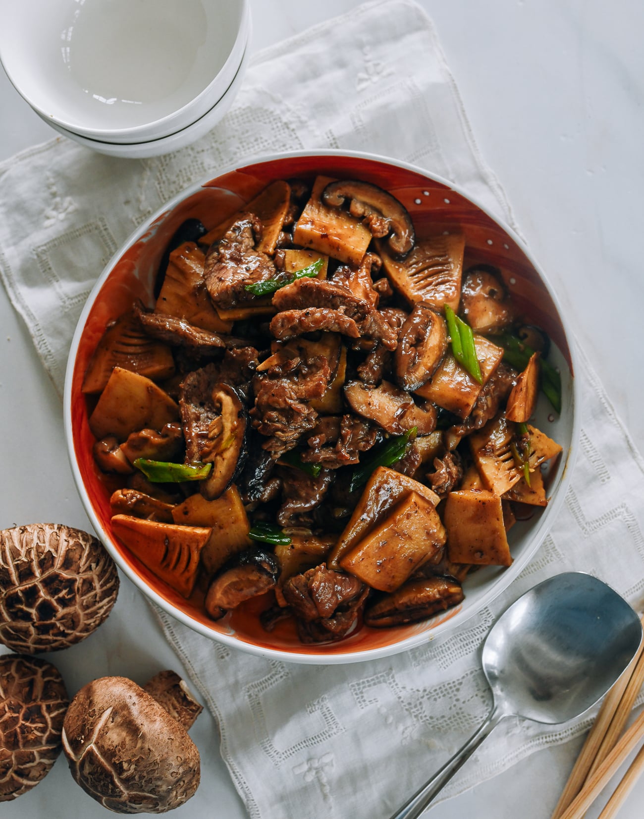Beef with Bamboo Shoots and Mushrooms - 双冬牛肉