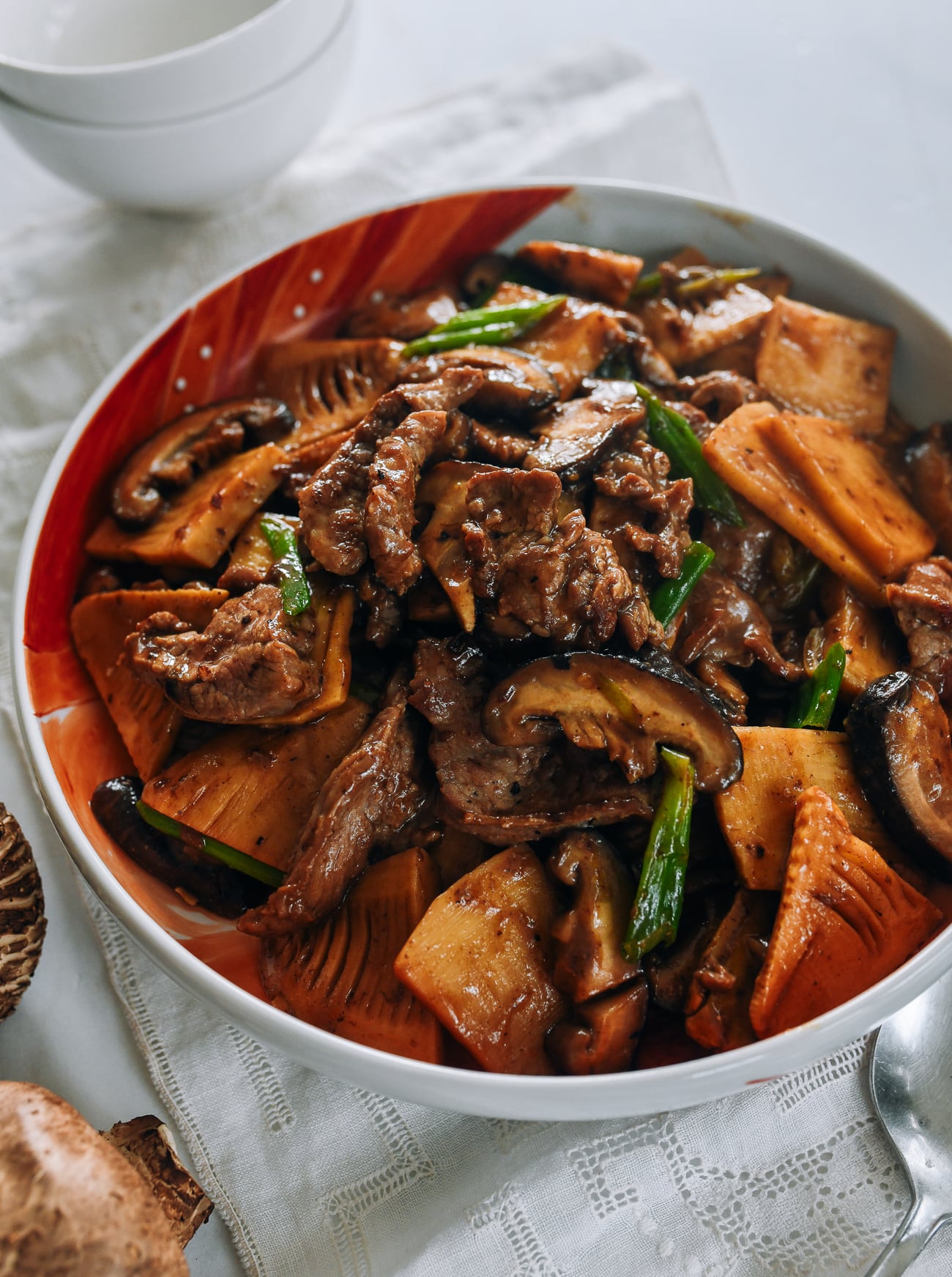 Beef with Bamboo Shoots and Mushrooms Stir-fry