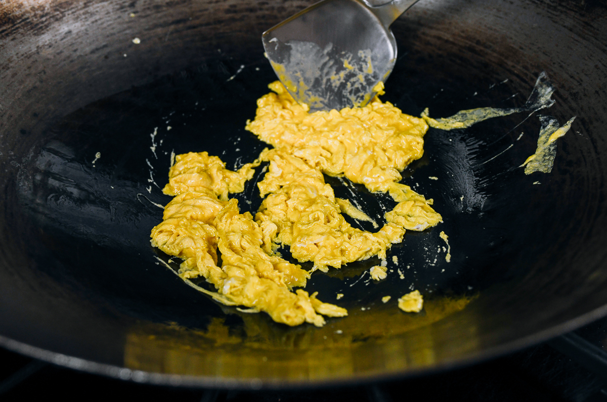 scrambled eggs in wok