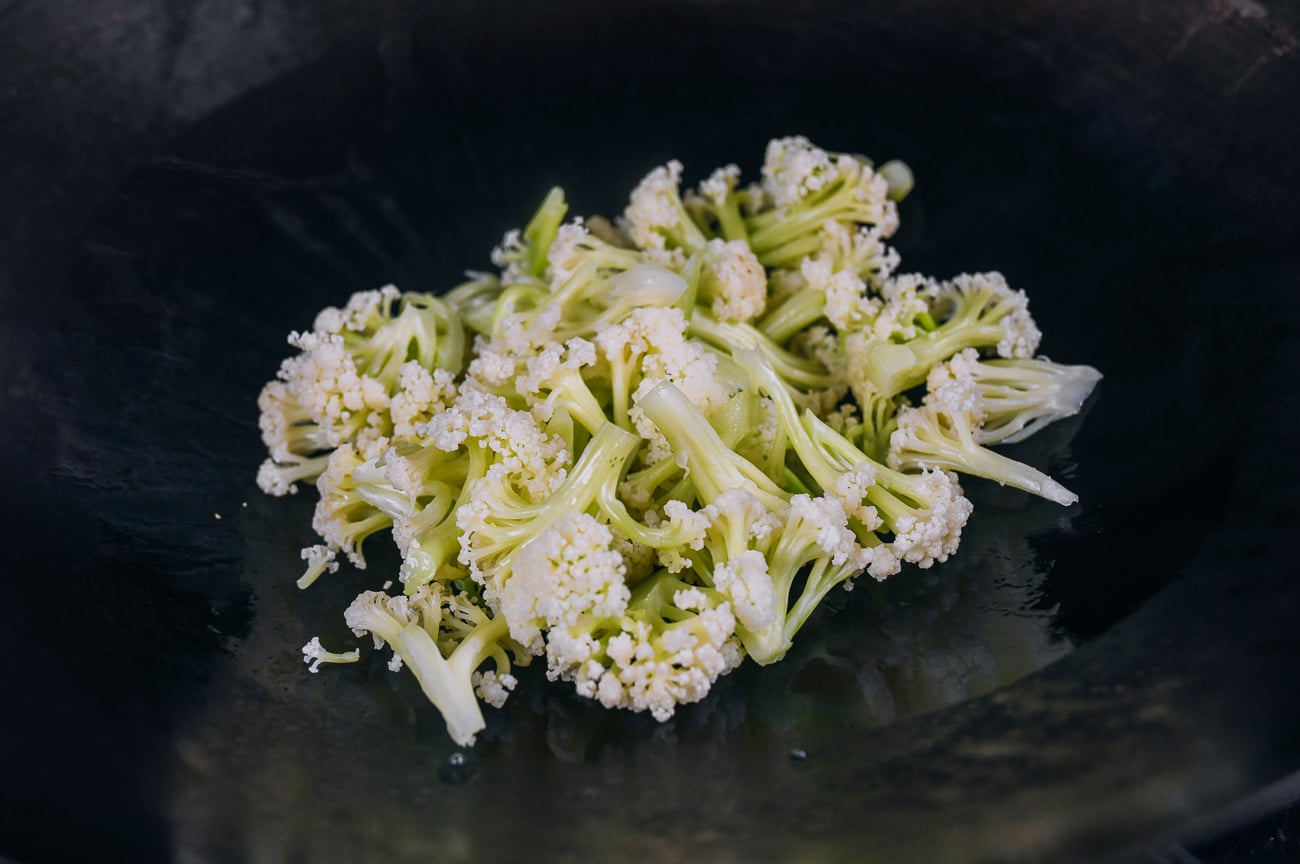 cauliflower in wok