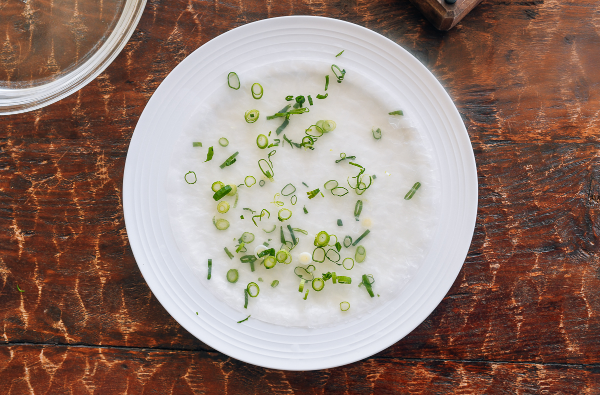 layers of rice paper wrappers with scallions and salt