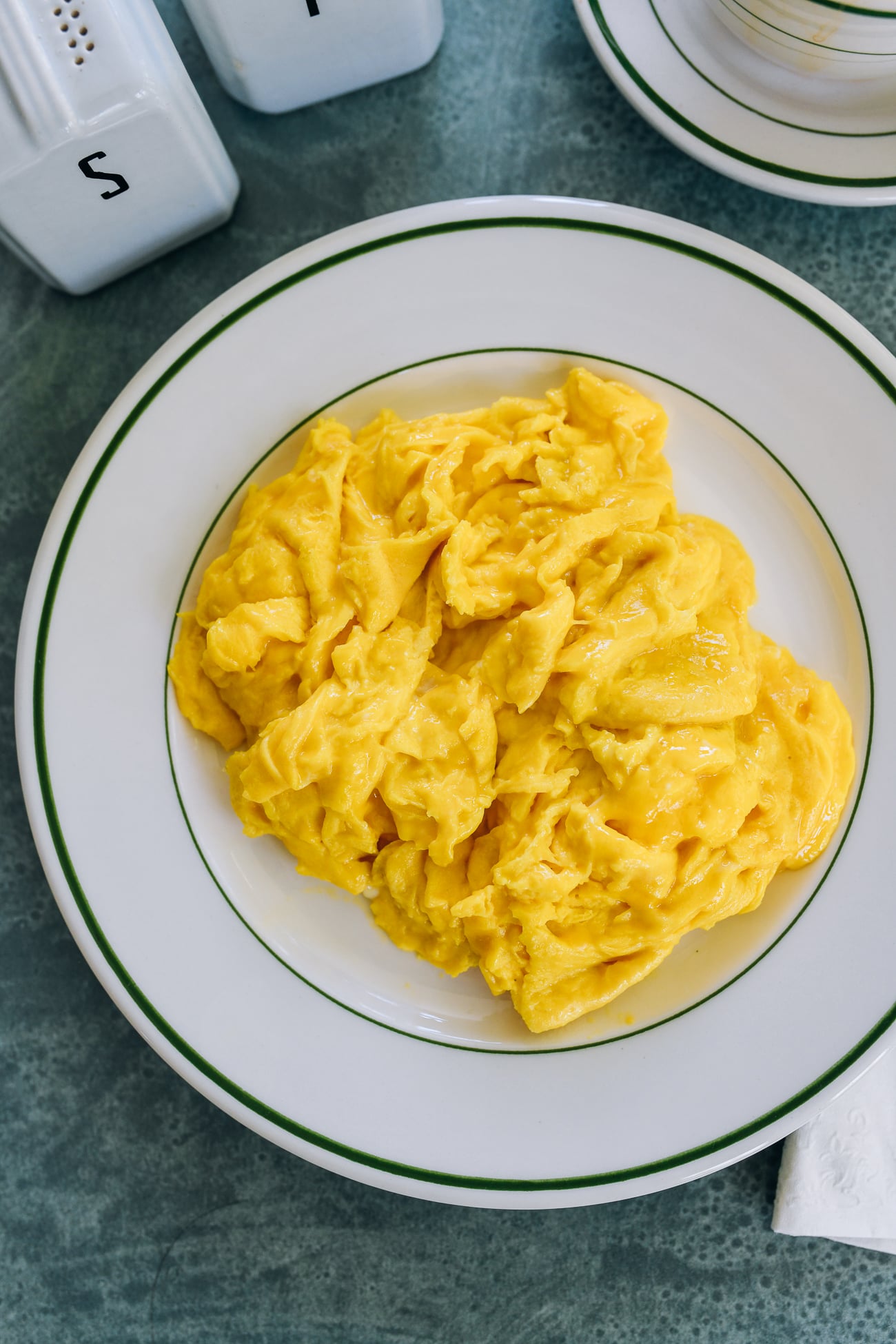 scrambled eggs on plate