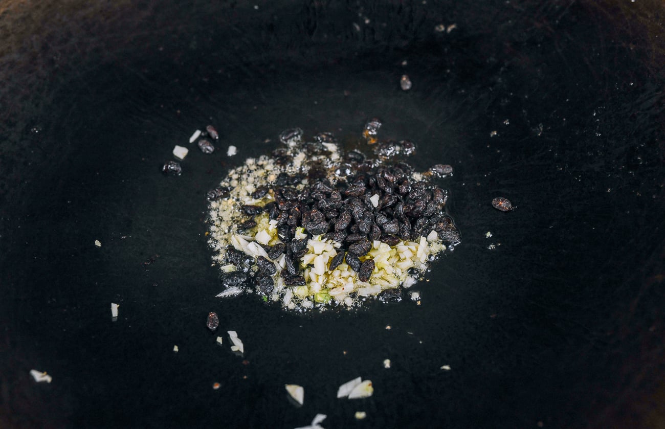 garlic and black bean in wok